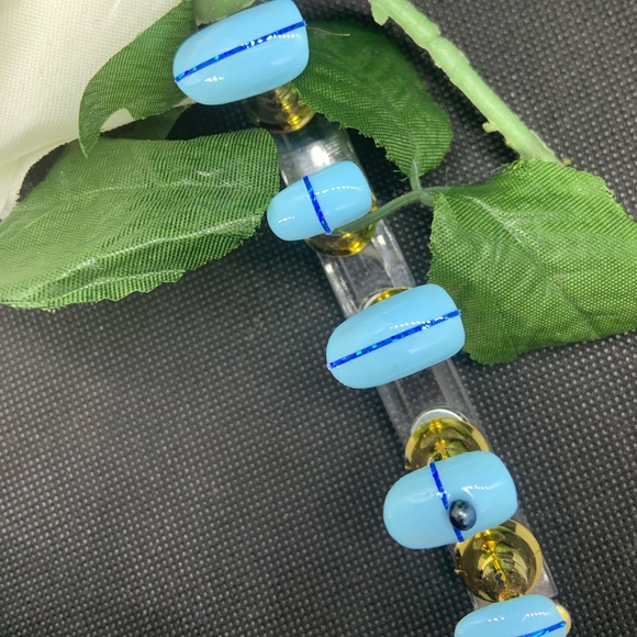 Custom press on nails - Picture 2 of 4